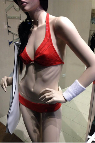 Mannequin de vitrine anorexique